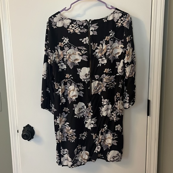 Floral Old Navy dress - Picture 2 of 4